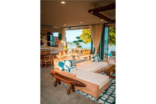 Exclusive Tropical Beachfront Villa In Samui