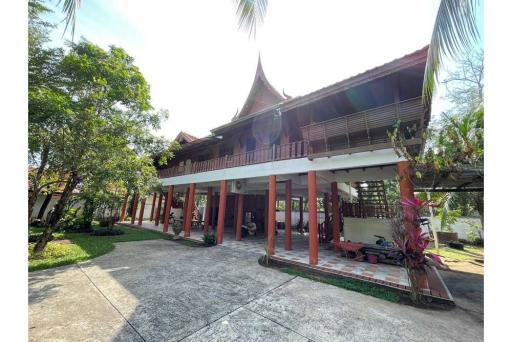 Thai Traditional Style Wooden House for Sale in Lamai, Koh Samui