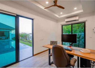 Great Quality Villa, 4 Bed 4 Bath in Hua Hin Soi 112 For Sale