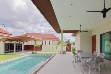 Panorama Black Mountain : 3 Bedroom Pool Villa