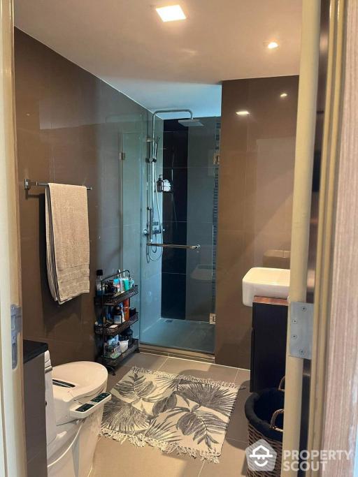 2-BR Condo at Interlux Premier Sukhumvit 13 near ARL Makkasan