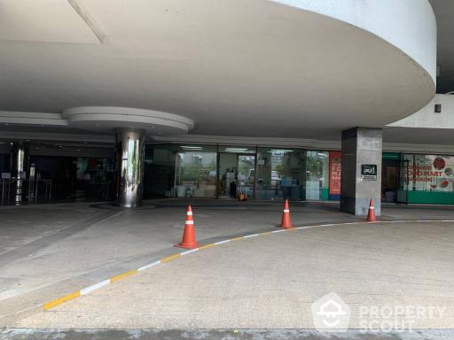 Retail Space for Sale in Khlong Tan Nuea