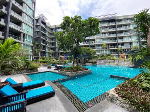 3 Bedrooms Condo in Apus Condominium Central Pattaya C011365