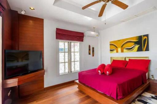 3 Bedrooms Pool villa for sale in Kamala