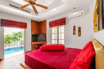 3 Bedrooms Pool villa for sale in Kamala