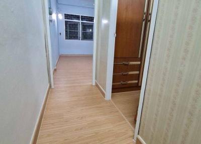 Commercial for Rent in Khlong Ton Sai