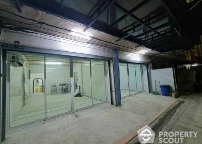 Commercial for Rent in Khlong Ton Sai