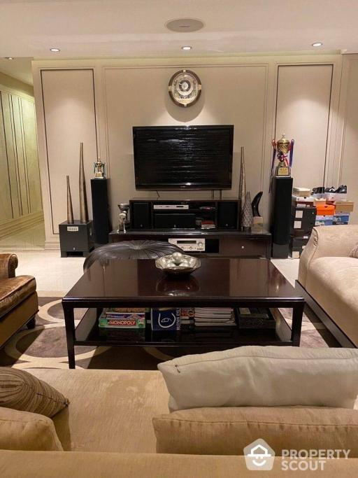 4-BR Condo at Sathorn Gardens near MRT Si Lom