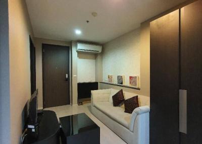 1-BR Condo at Rhythm Sukhumvit 44/1 near BTS Phra Khanong