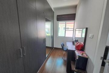 4 Bedrooms 2 Storey house for rent in San Kamphaeng