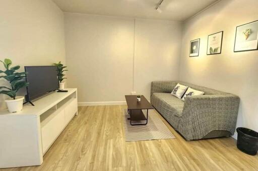 1 Bedroom condo for Sale near Lanna Hospital (with tenants)