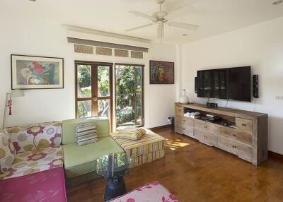 Luxurious villa with panoramic view of nature for sale in Mae Rim , Chiang Mai