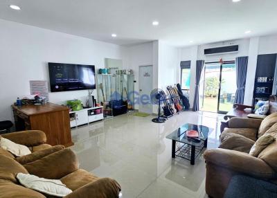 8 Bedrooms House East Pattaya H011371