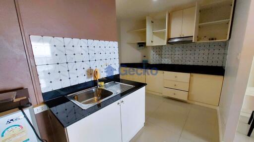 Studio Condo in Park Beach Wongamat C011367