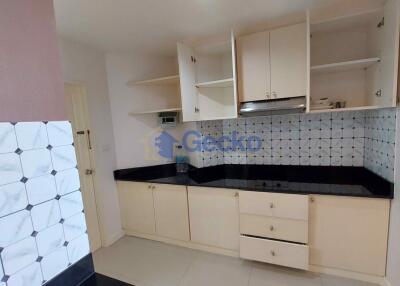 Studio Condo in Park Beach Wongamat C011367