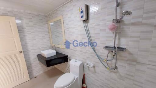 Studio Condo in Park Beach Wongamat C011367