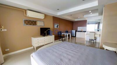 Studio Condo in Park Beach Wongamat C011367