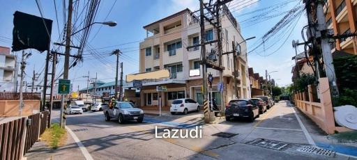 3 Beds 4 Baths 4 Storey Commercial Building