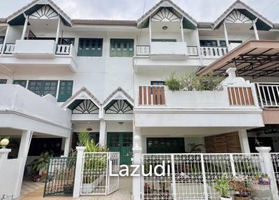 3 Storey 3 Bedroom Townhouse Just 50 m From The Beach