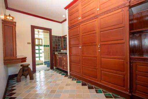 Character 3 BR House to Rent : Chang Phueak
