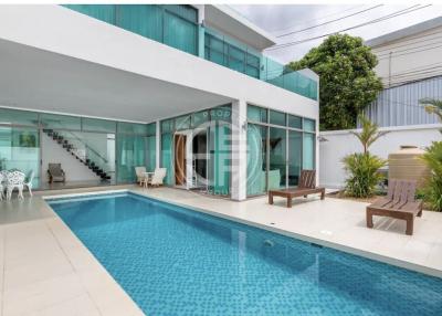 4 bedrooms moderns pool villa in Kamala