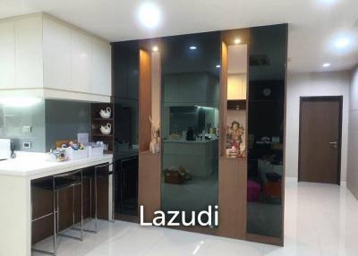 3 Bed 151.22 SQ.M Silom Condominium