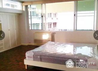 2-BR Apt. near MRT Phetchaburi