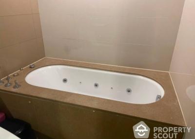 1-BR Condo at The Address Phathumwan near BTS Ratchathewi