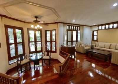 4-Bedrooms House in small compound by the Chaophraya River - Dusit