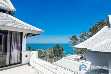 For sale  Beachfront pool villa in Pattaya