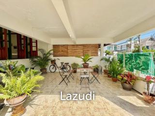 3 Bedroom Townhouse Just 50m From The Beach