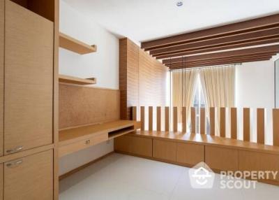 2-BR Duplex at The Empire Place near BTS Chong Nonsi