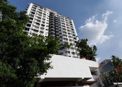 JC Tower  Renovated 3 Bedroom Condo For Sale in Thonglor