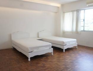 Very Spacious 3 Bedroom Apartment in Thonglor