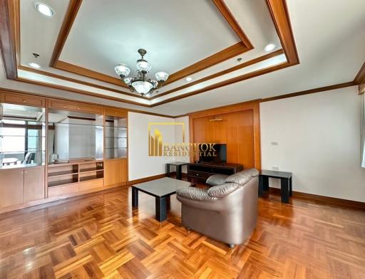 Spacious 4 Bedroom Apartment For Rent in Thong Lo