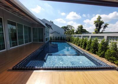 Pool Villa for Rent at San Kampheang