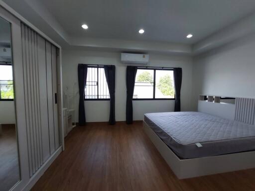 2 Bed Townhouse for Rent at San Kampheang