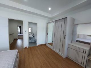 2 Bed Townhouse for Rent at San Kampheang