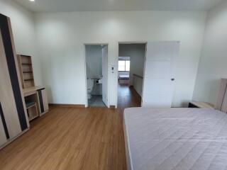 2 Bed Townhouse for Rent at San Kampheang