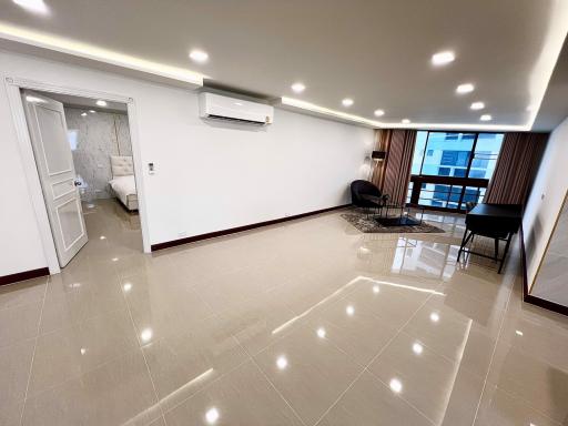 3 bed Condo in President Park Sukhumvit 24 Khlongtan Sub District C020790