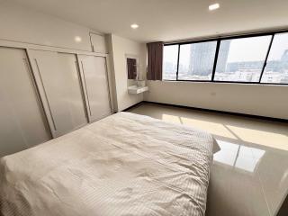 3 bed Condo in President Park Sukhumvit 24 Khlongtan Sub District C020790