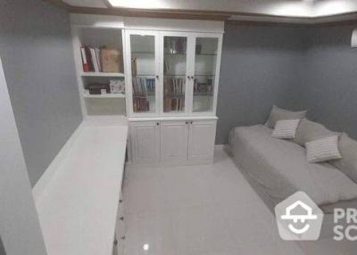 3-BR Condo at Sribumpen Condo Home near MRT Khlong Toei