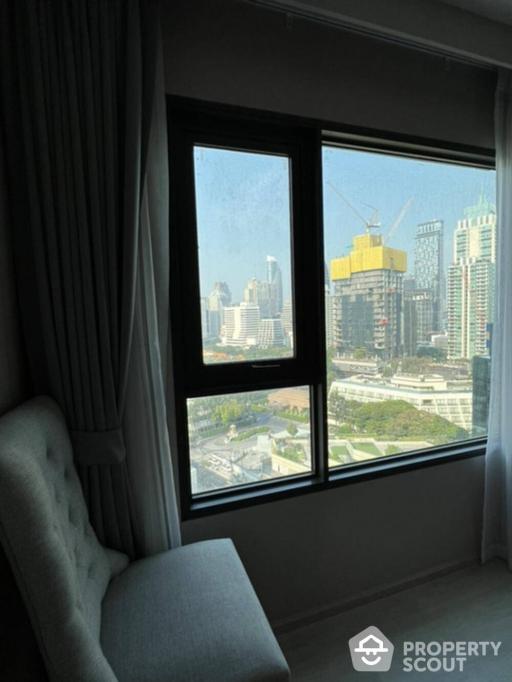 1-BR Condo near BTS Phloen Chit