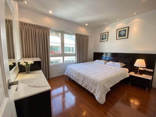 Baan Siri Sathorn Yenakard 2 bedroom condo for rent