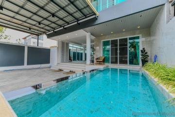 6 Bed House For Sale In East Pattaya - Not In A Village