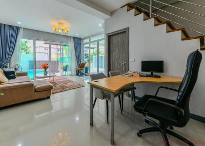 6 Bed House For Sale In East Pattaya - Not In A Village