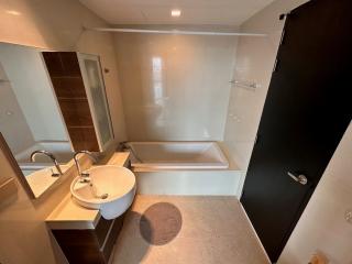 1-bedroom high floor condo for sale close to BTS Pra Khanong