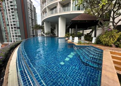 1-bedroom high floor condo for sale close to BTS Pra Khanong