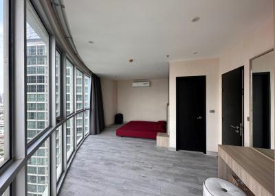 1-bedroom high floor condo for sale close to BTS Pra Khanong
