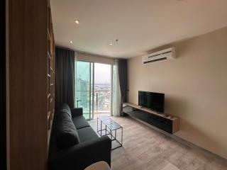 1-bedroom high floor condo for sale close to BTS Pra Khanong